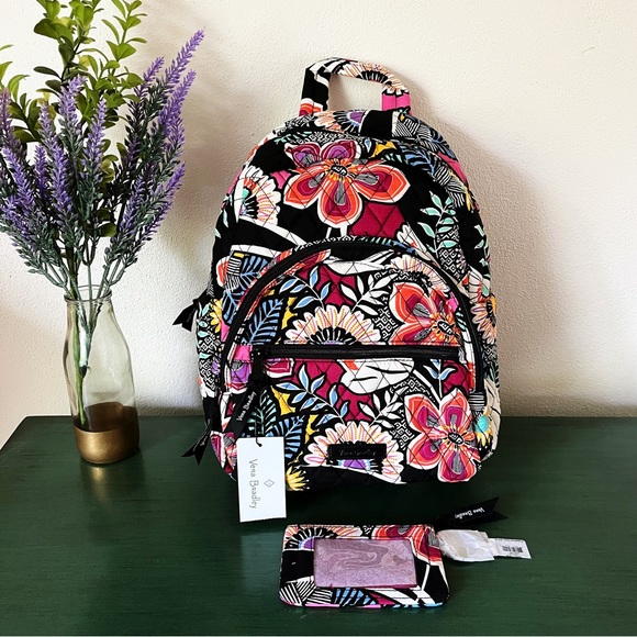 ⛔️SOLD⛔️ VERA BRADLEY Kauai Floral Compact Backpack & Zip ID Case 2 Pc Set -NWT - Picture 3 of 17